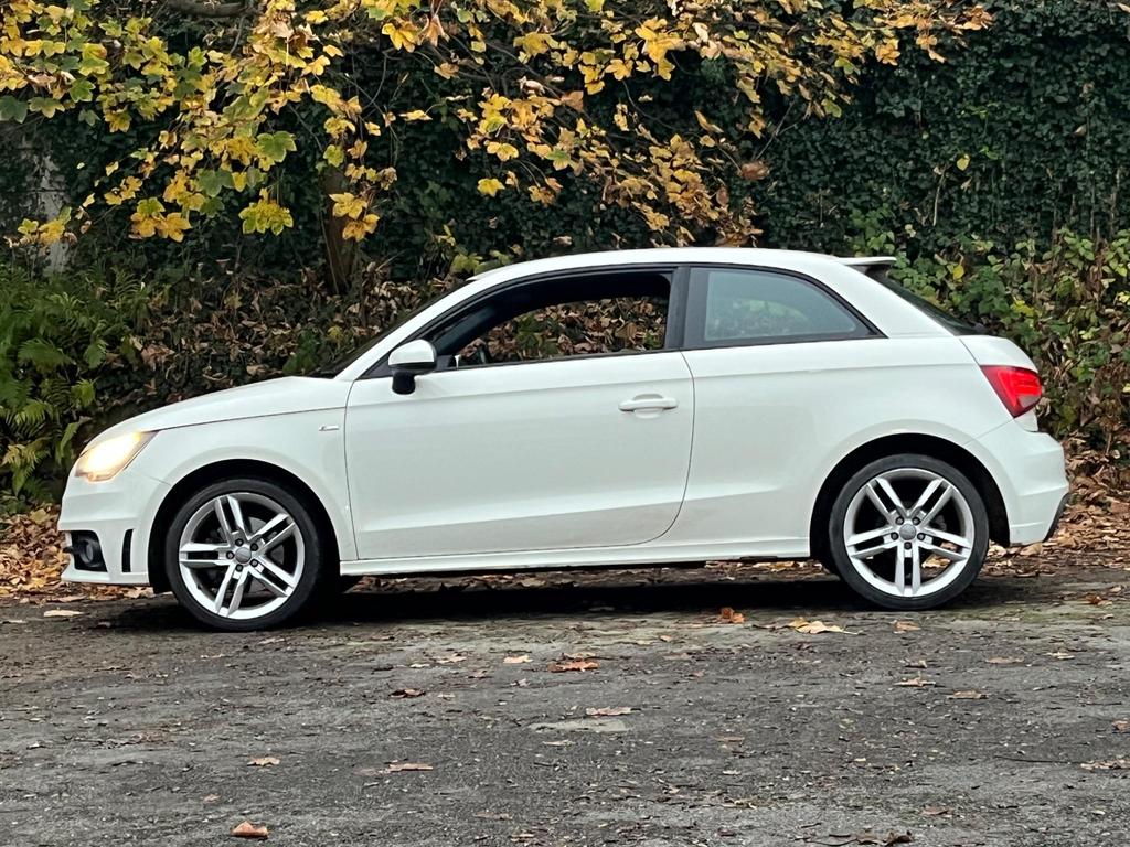 AUDI A1 1.6