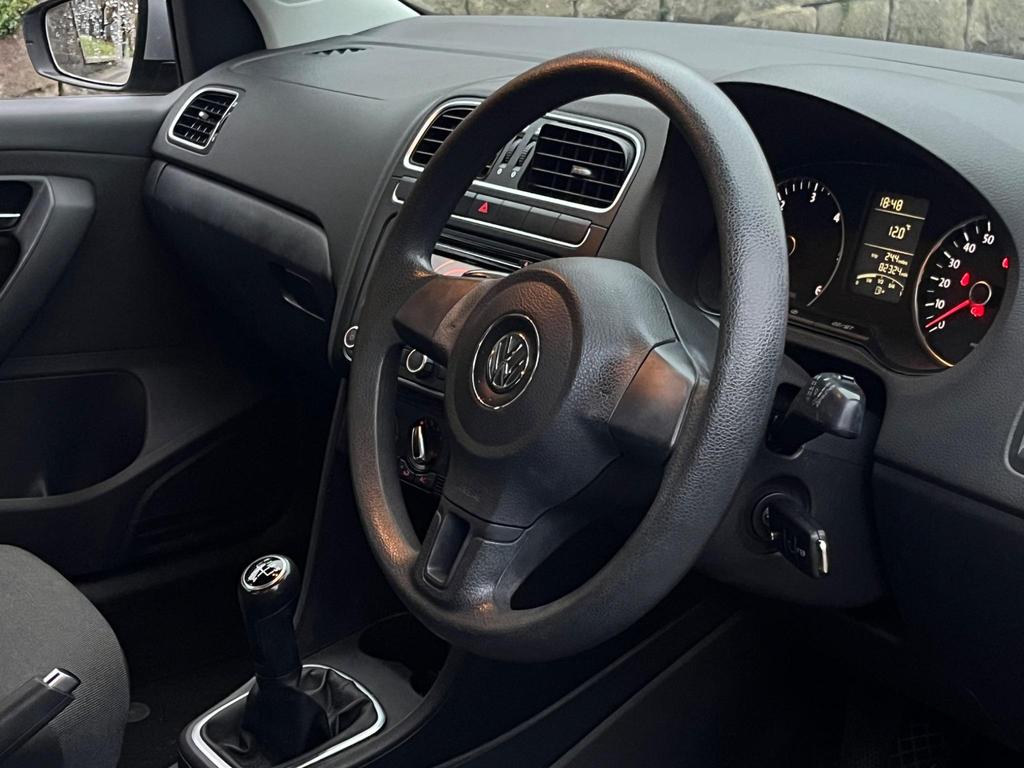 VOLKSWAGEN POLO 1.6