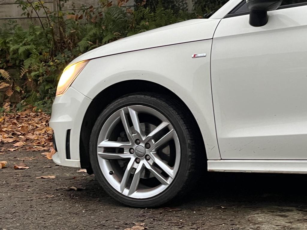 AUDI A1 1.6