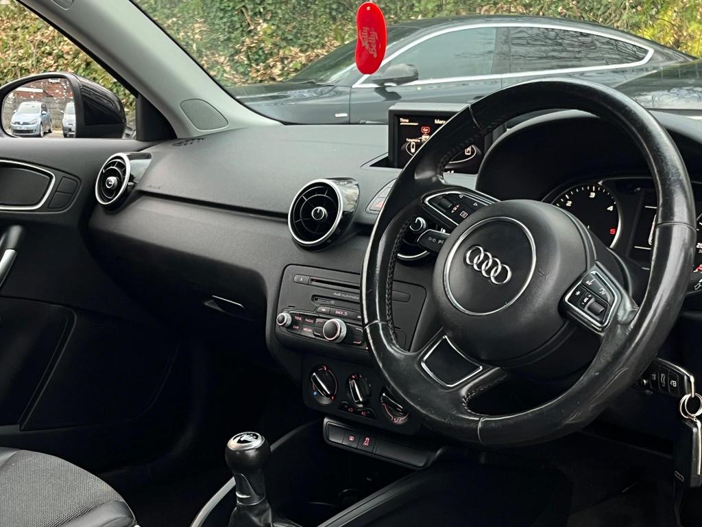 AUDI A1 1.6 TDI SPORT